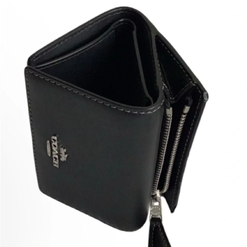 Coach NWOT Leather Micro Wallet - Picture 3 of 6